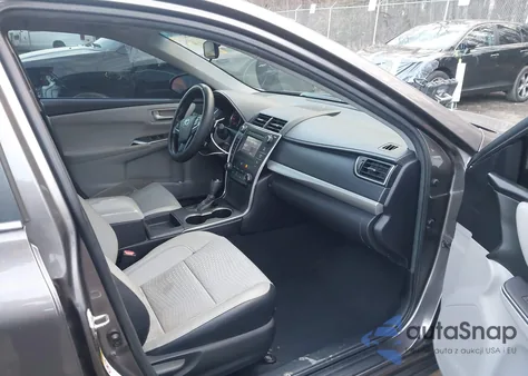 2015 Toyota Camry Se z USA, uszkodzony, nr VIN 4T1BF1FK3FU476357